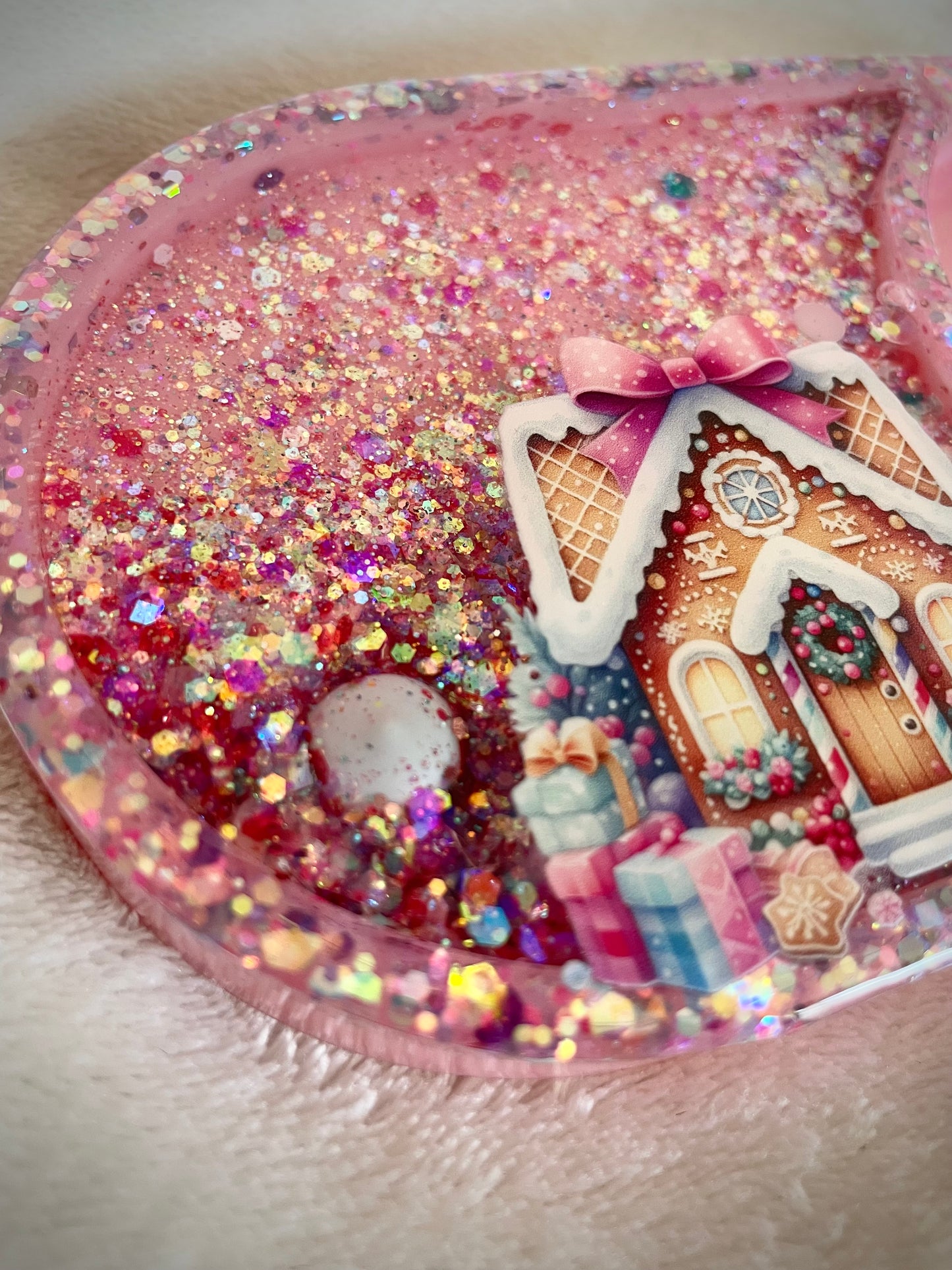 *Pink Gingerbread House XL Snow Globe Coaster