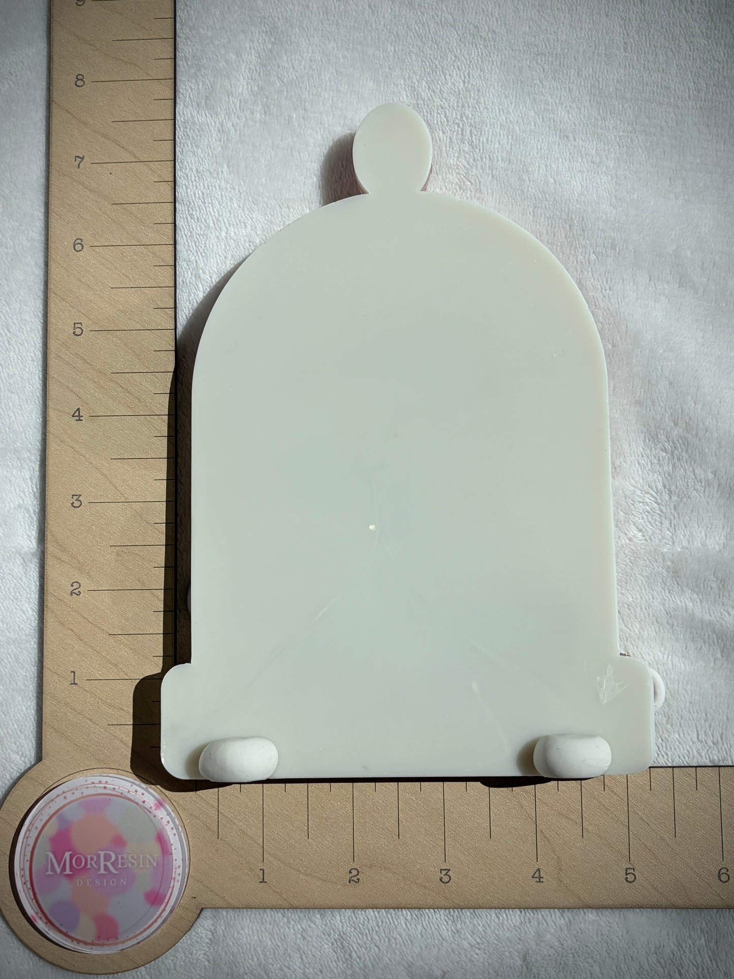 *Belle’s Book Shelf Cloche