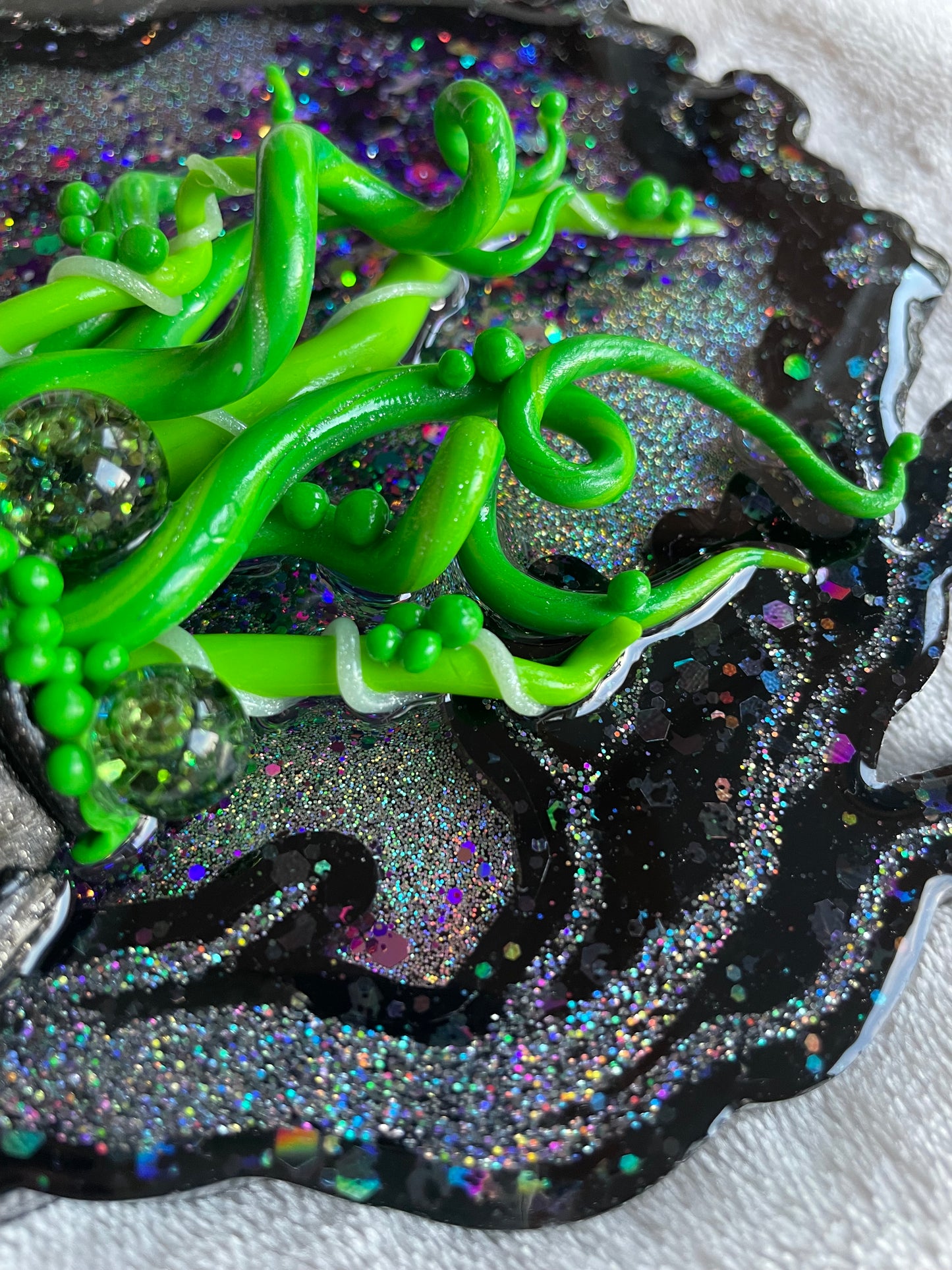 *Cauldron Halloween Shaker