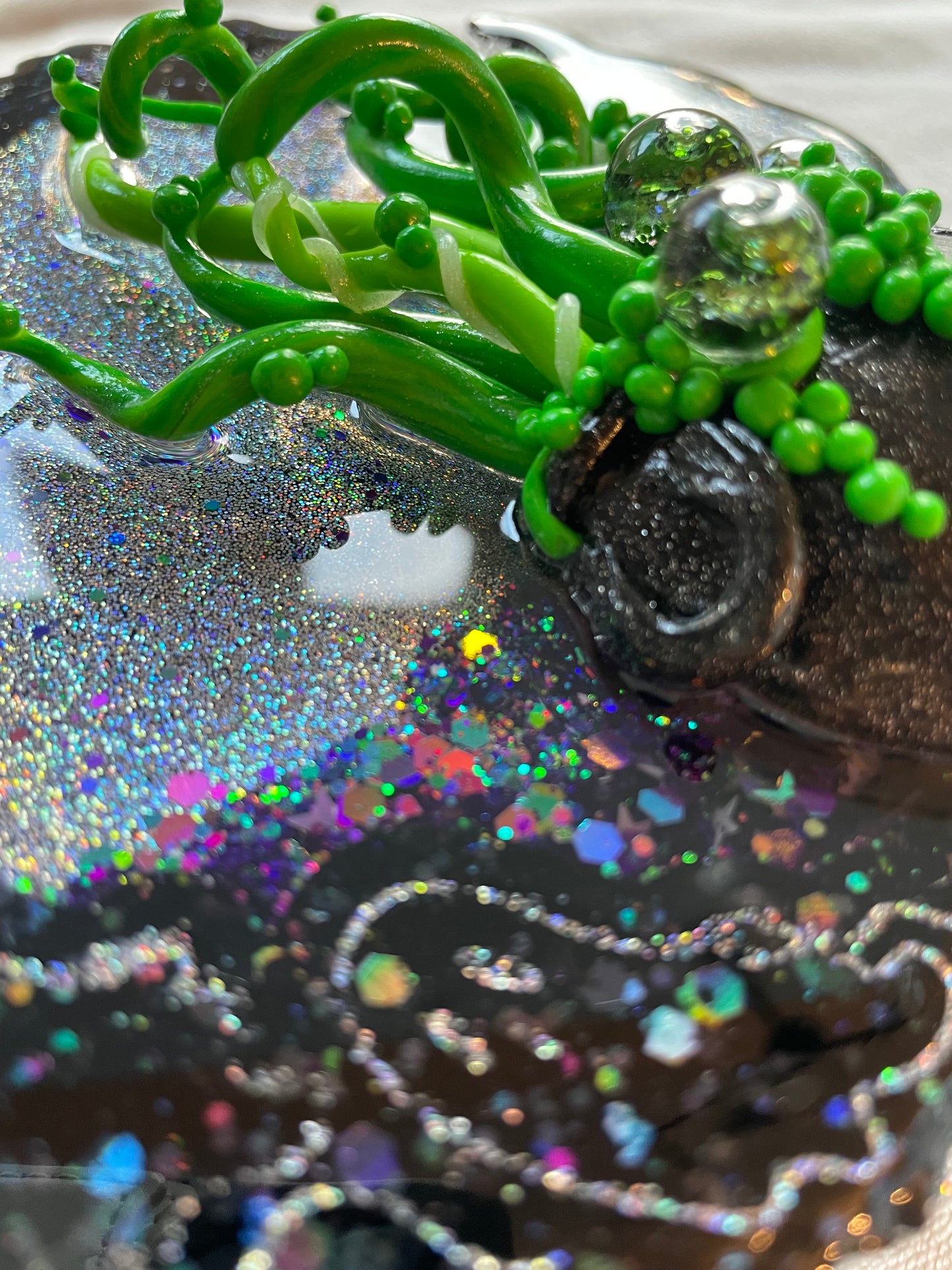 *Cauldron Halloween Shaker