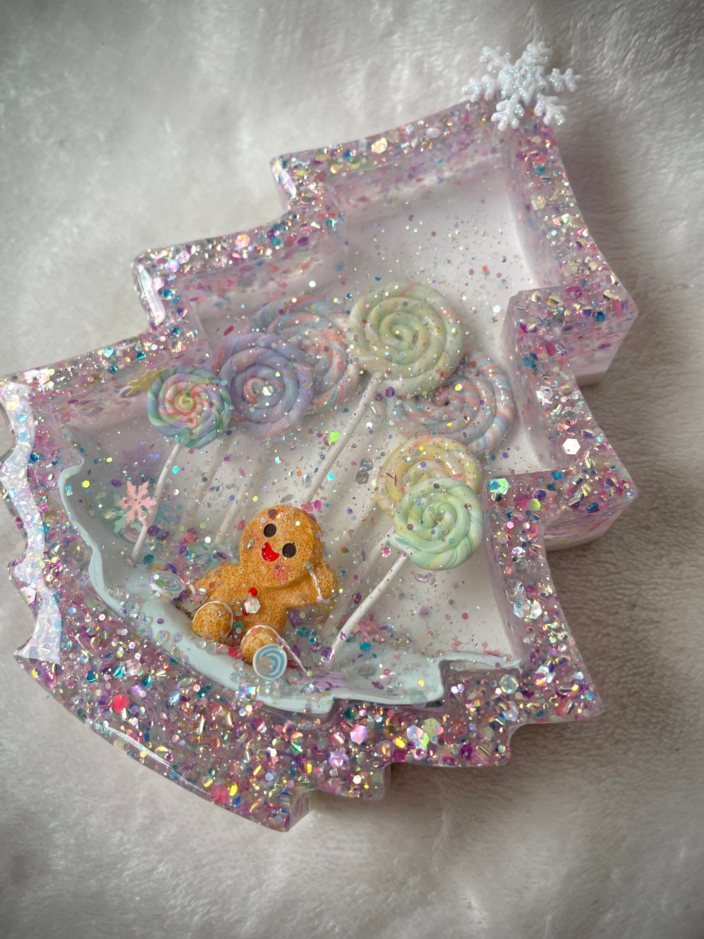 **Candyland Gingerbread Christmas Tree Snow Globe