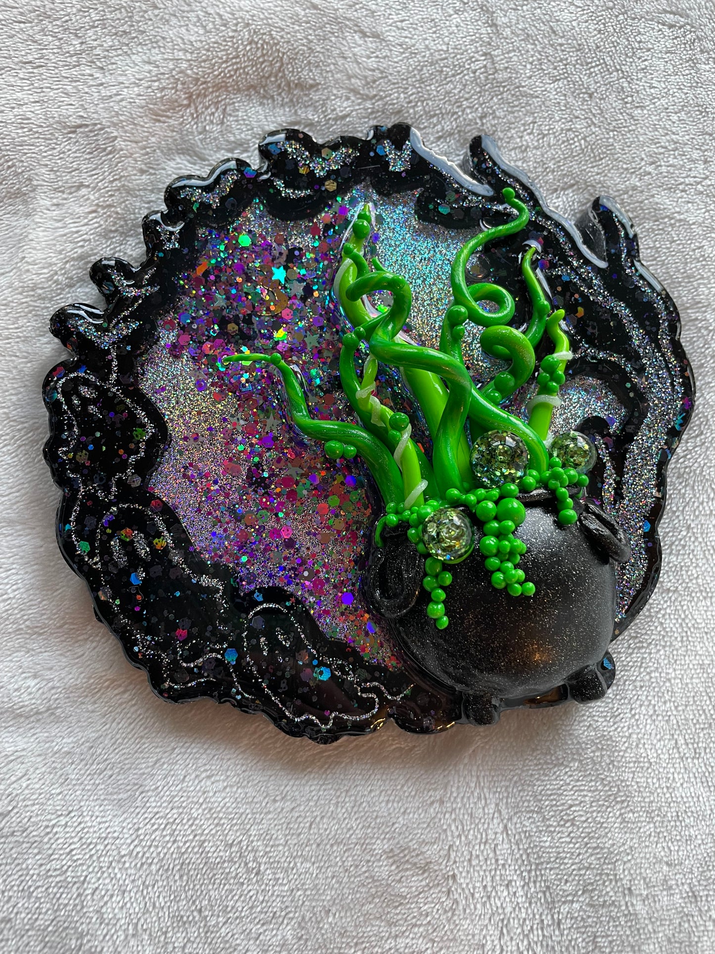 *Cauldron Halloween Shaker