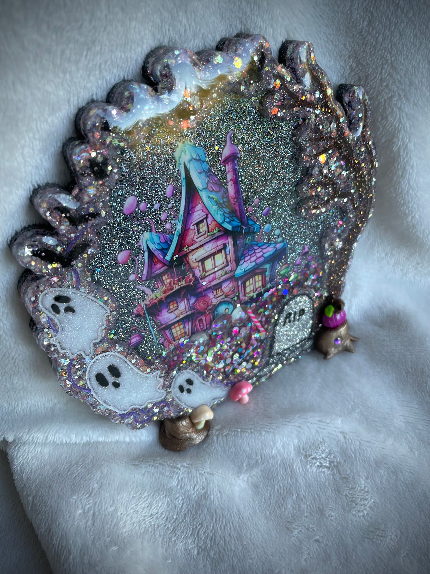 *Candy House Halloween Shaker