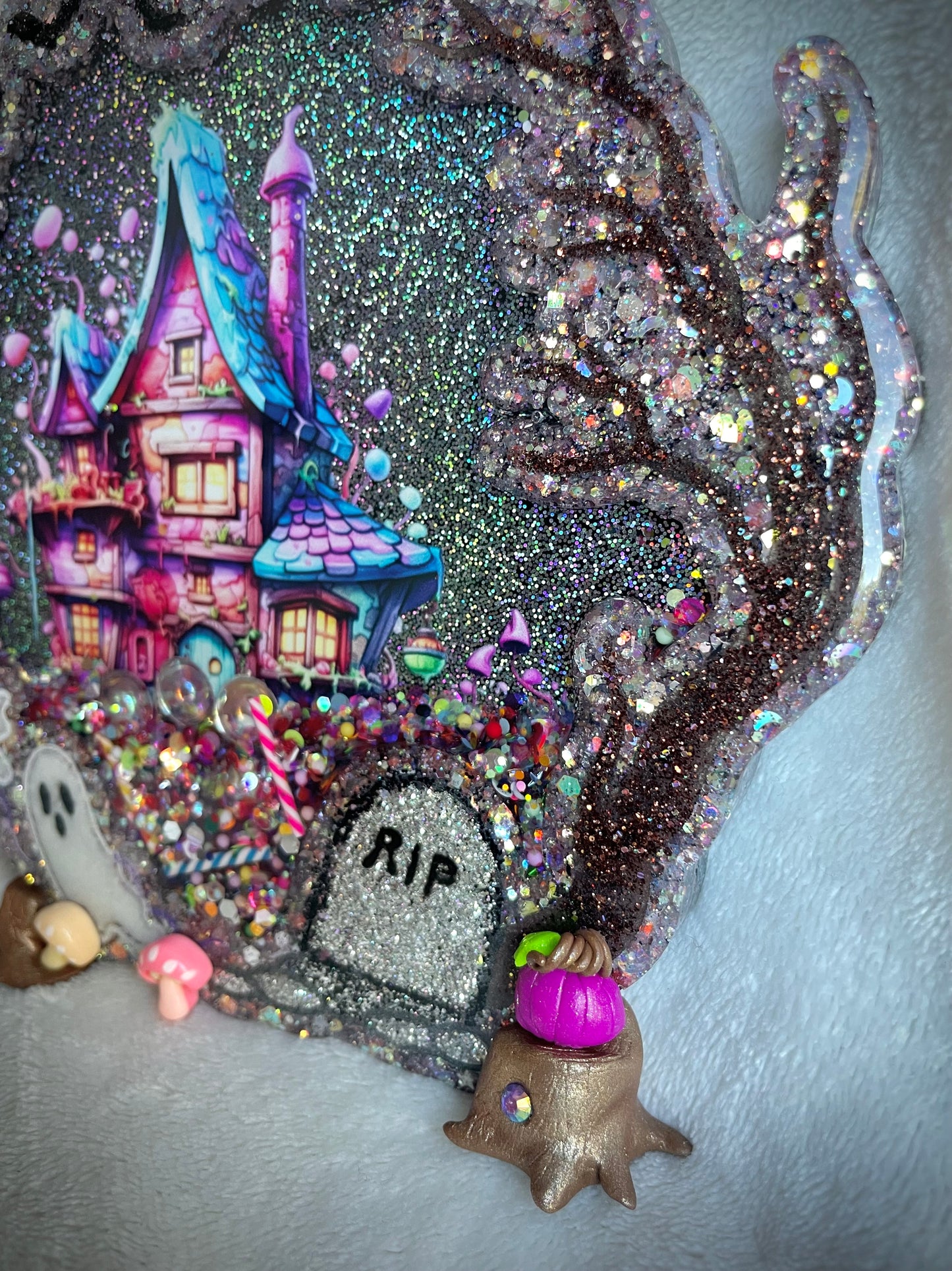 *Candy House Halloween Shaker