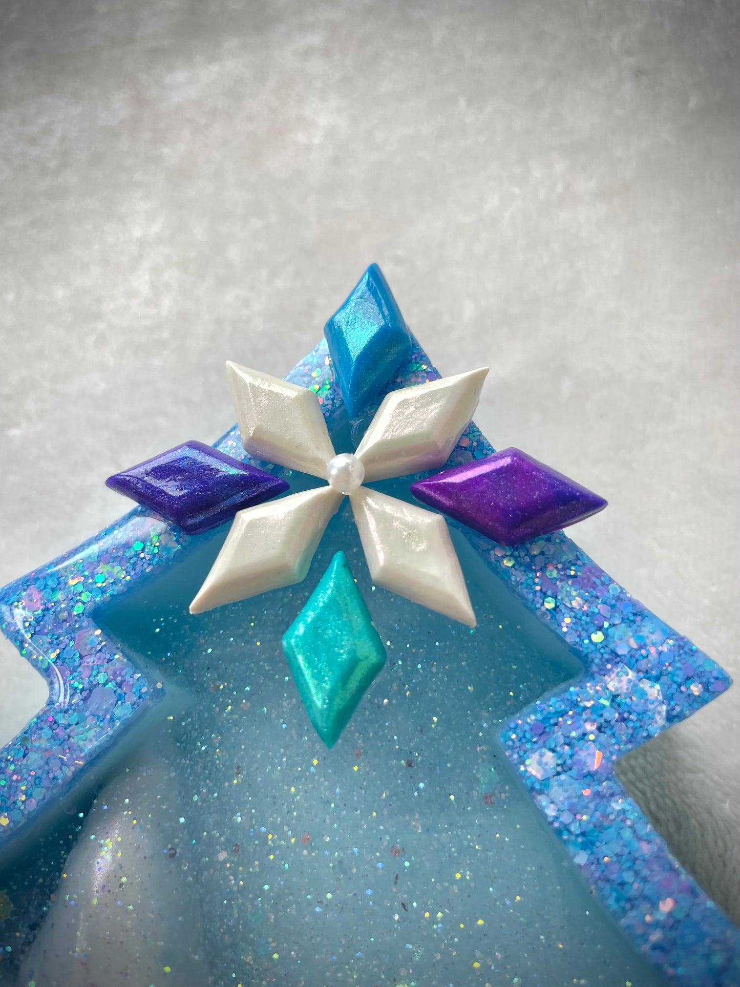 **Olaf’s Snow Globe