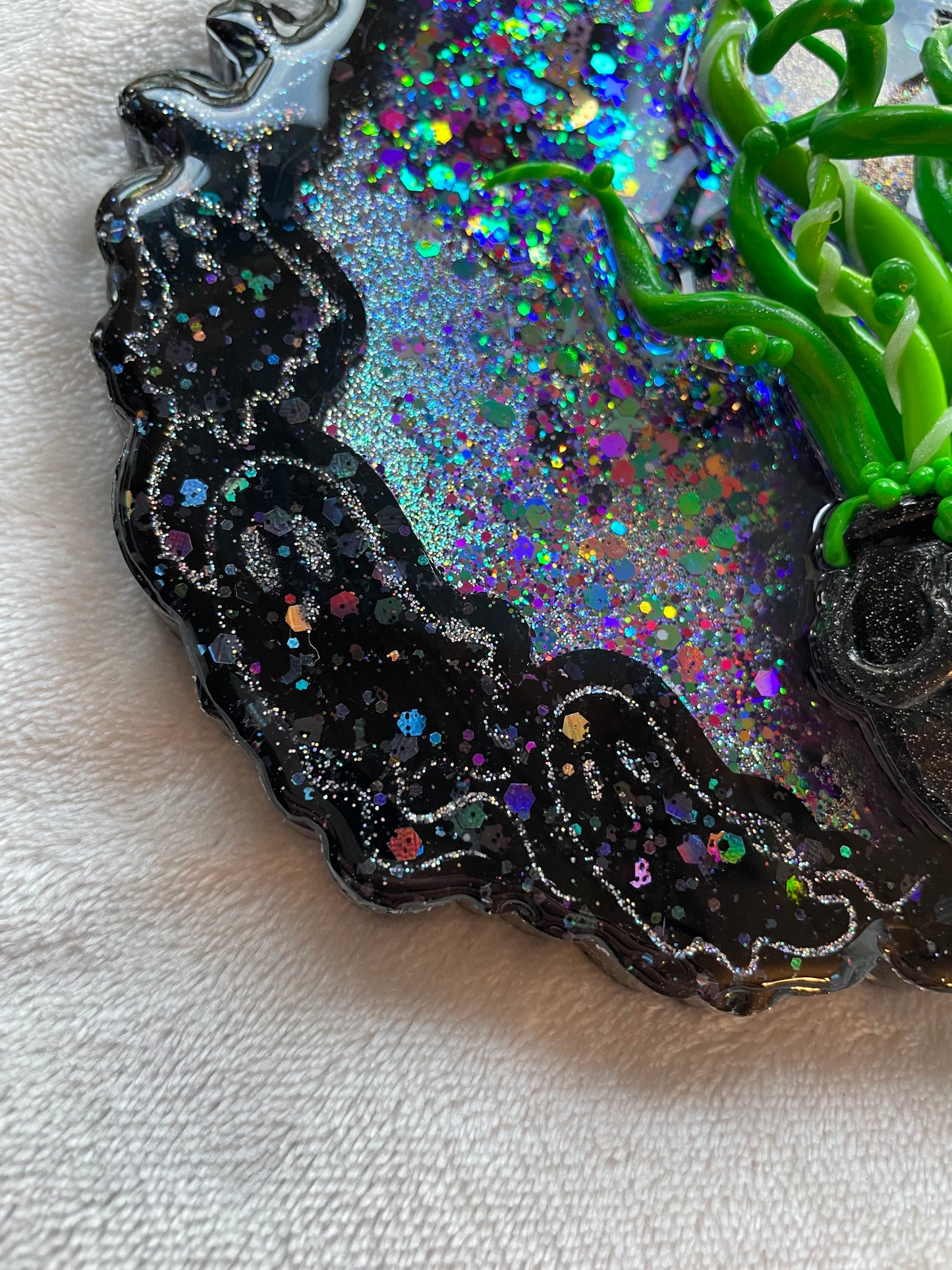 *Cauldron Halloween Shaker