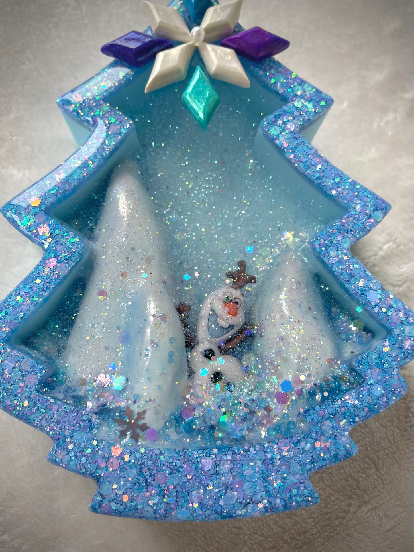 **Olaf’s Snow Globe
