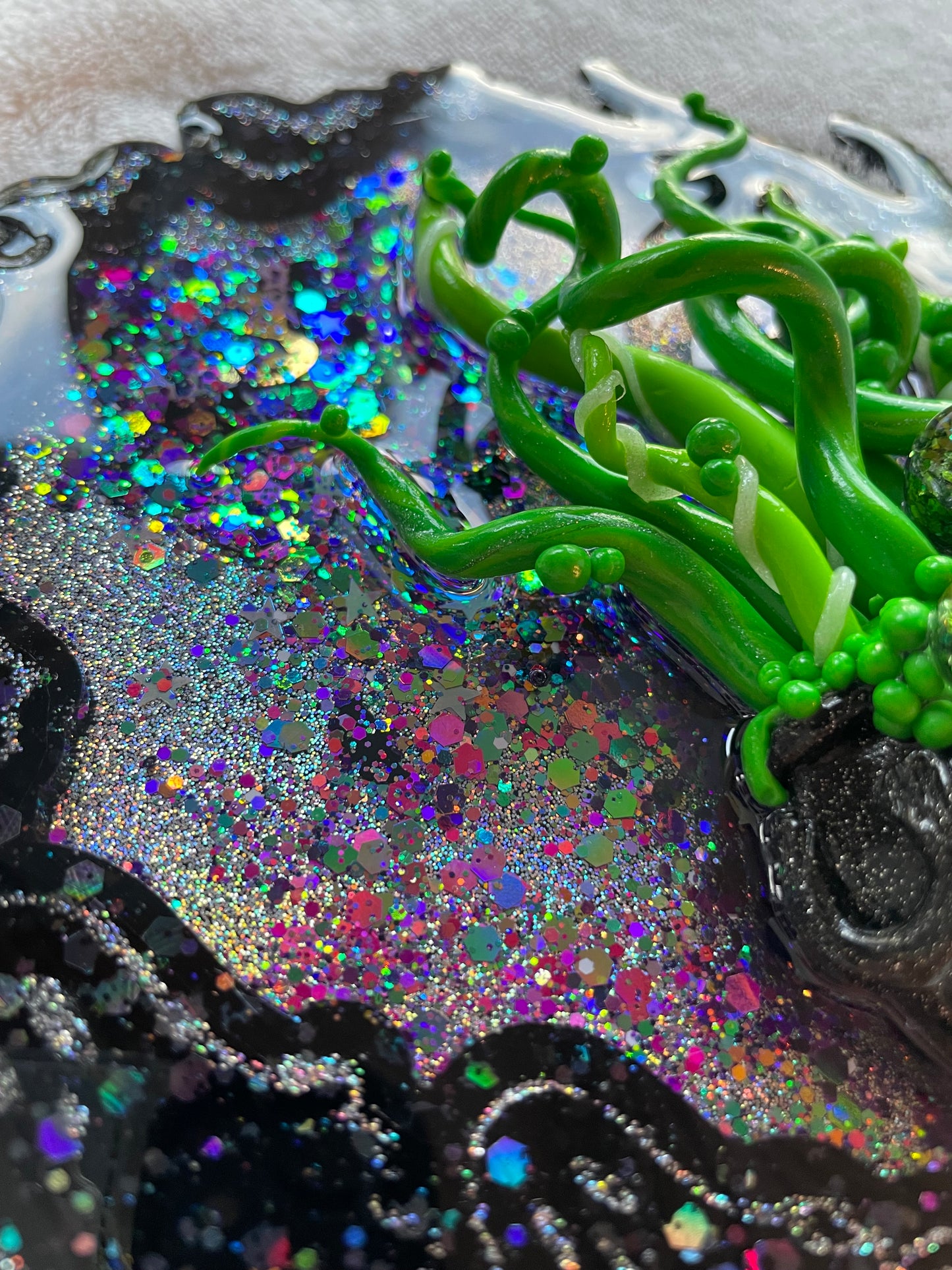 *Cauldron Halloween Shaker