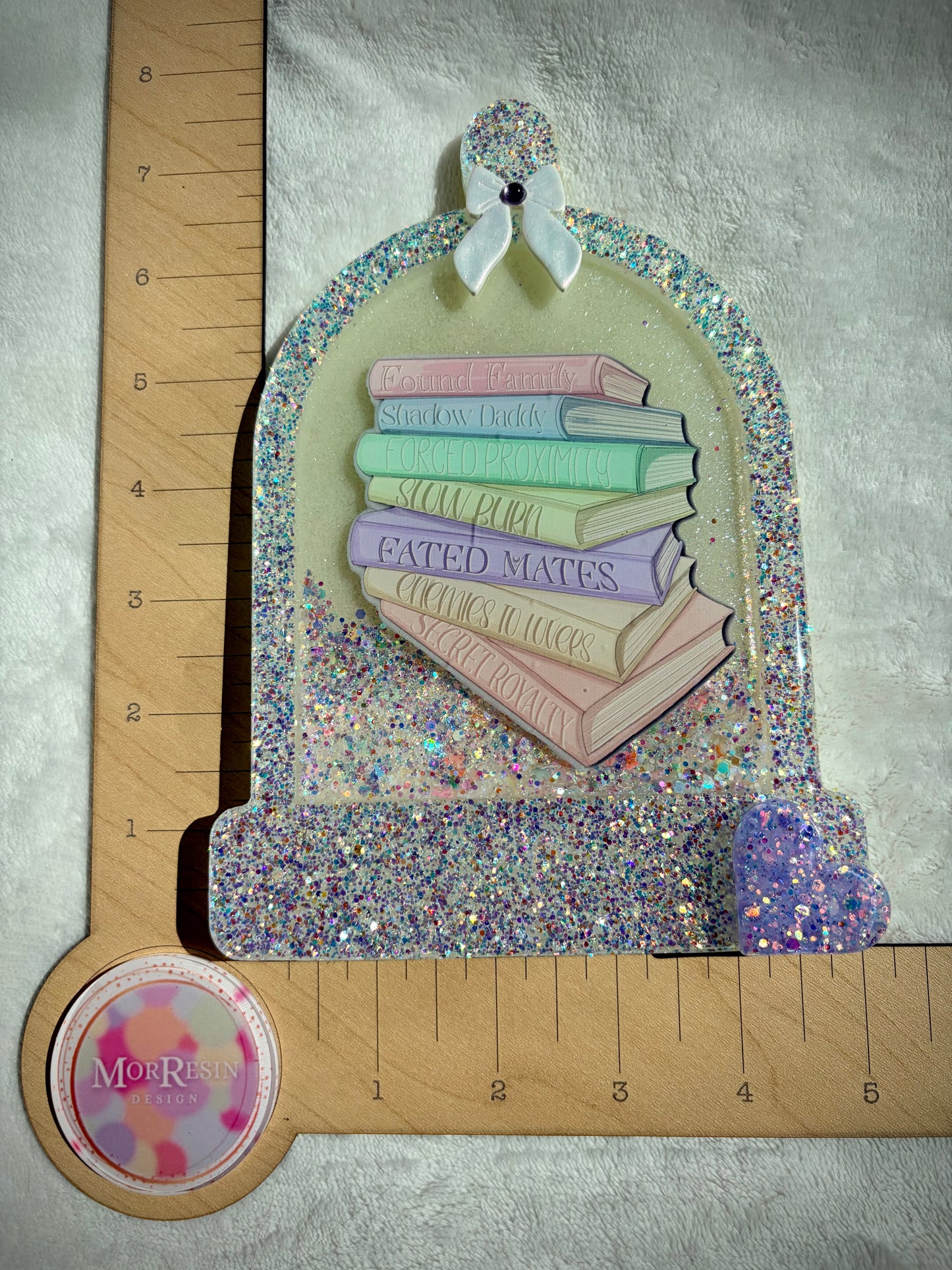 *Book Tropes Cloche