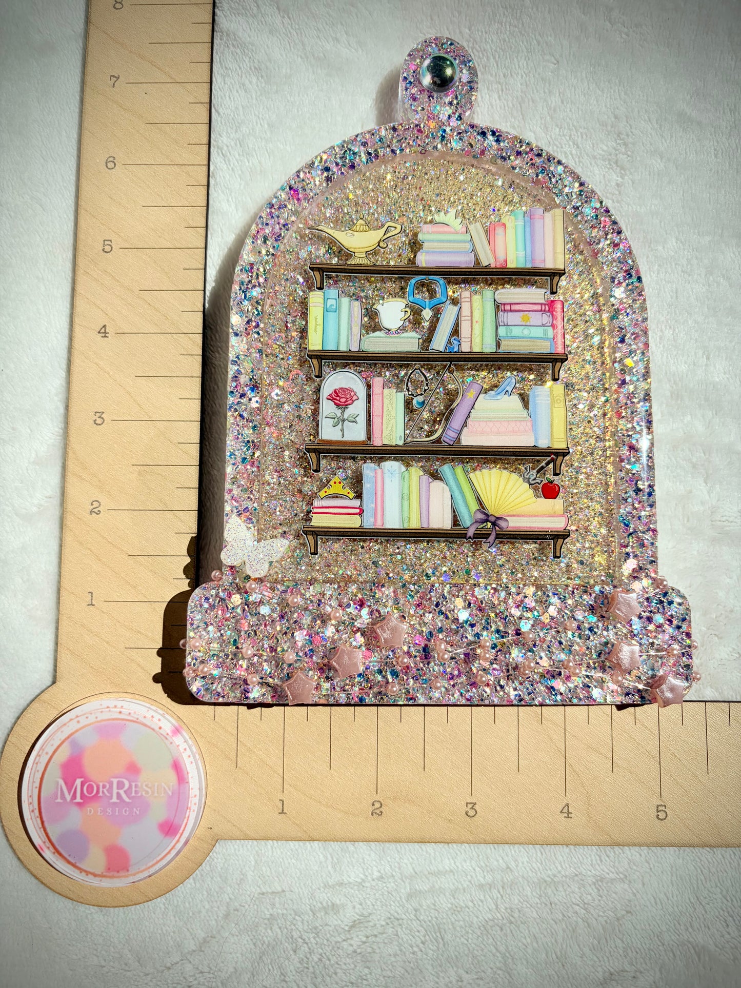 Belle’s Book Shelf Cloche